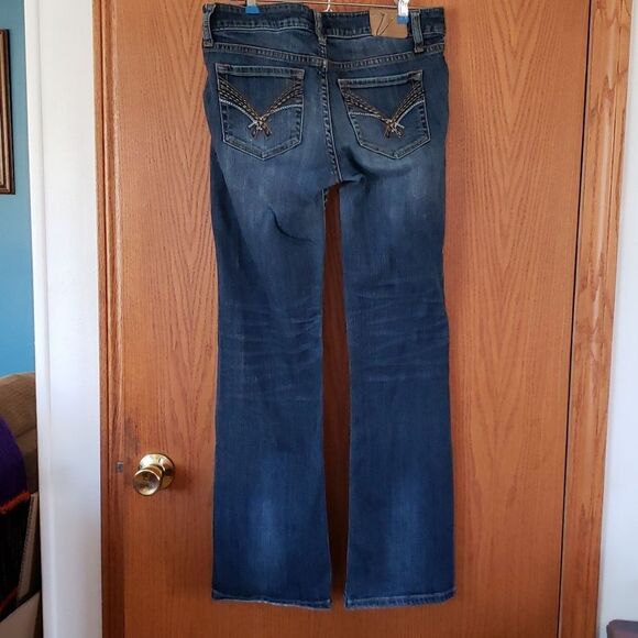 Vanity Distressed Blue Jeans 28" x 31" - Picture 3 of 7